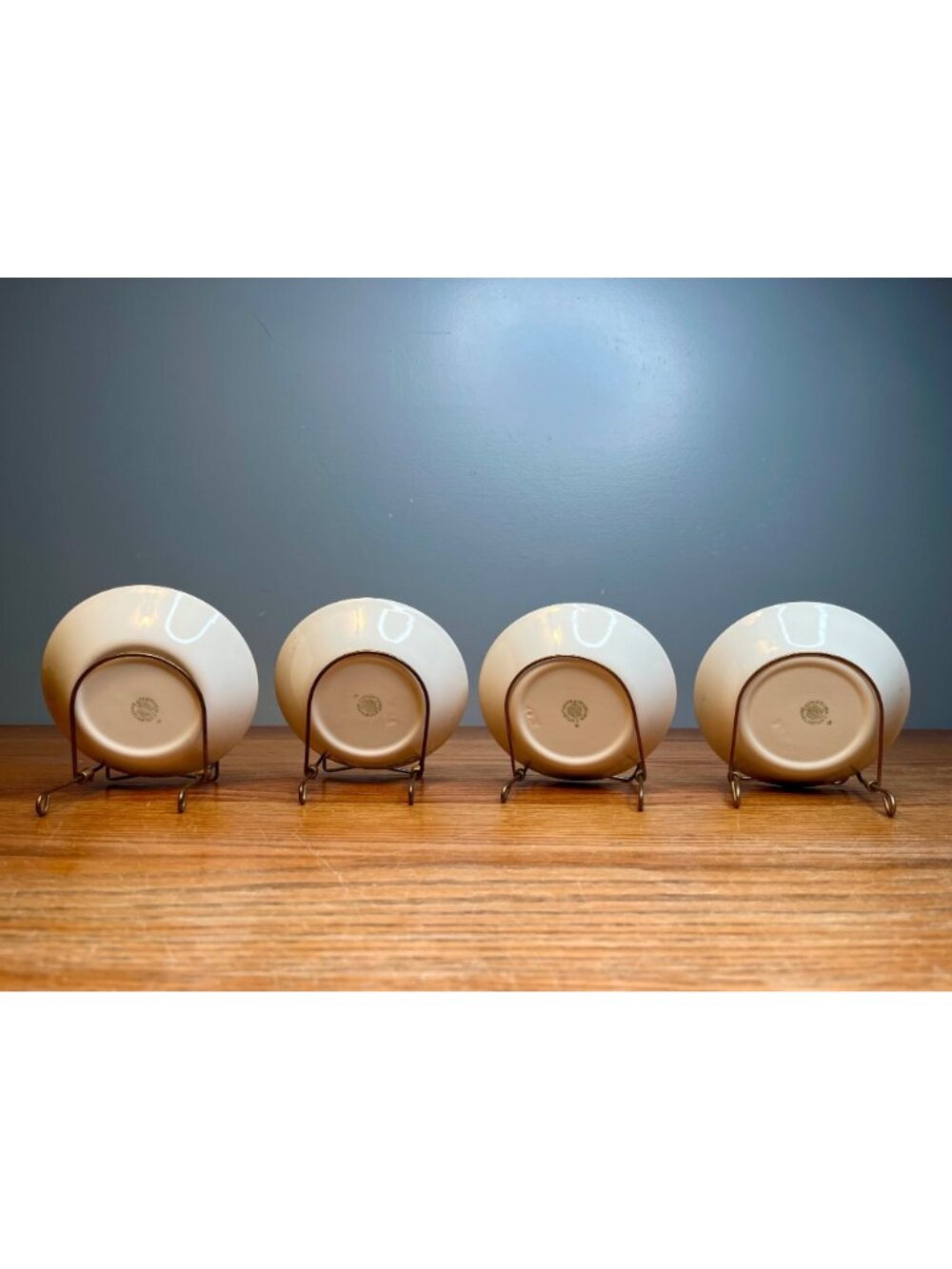 Set of 4 Wedgwood  Fruit Dessert Bowls 5" Lavender On Cream Plain Edge Embossed - Picture 3 of 16